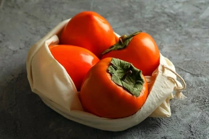 بیش از ۳۰ خاصیت شگفت‌انگیز خرمالو و برگ خرمالو + طرز تهیه معجون مقوی